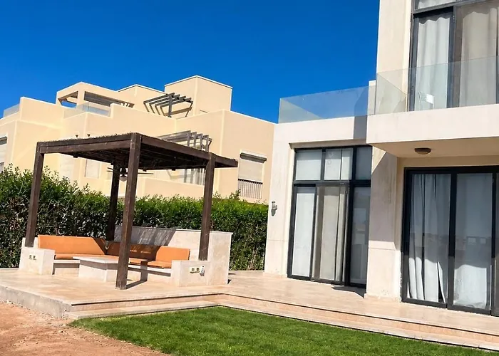 4br Tawila Lagoon Living In El Gouna